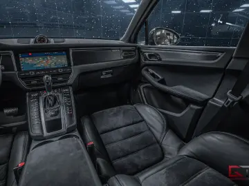 Macan GTS 18-way Pano 20
