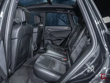 Macan GTS 18-way Pano 20