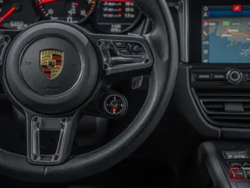 Macan GTS 18-way Pano 20