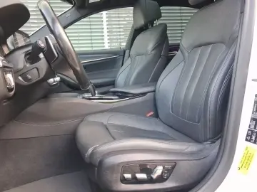 520d xDr Lim M Sportpaket Navi LED SHZ Glasdach