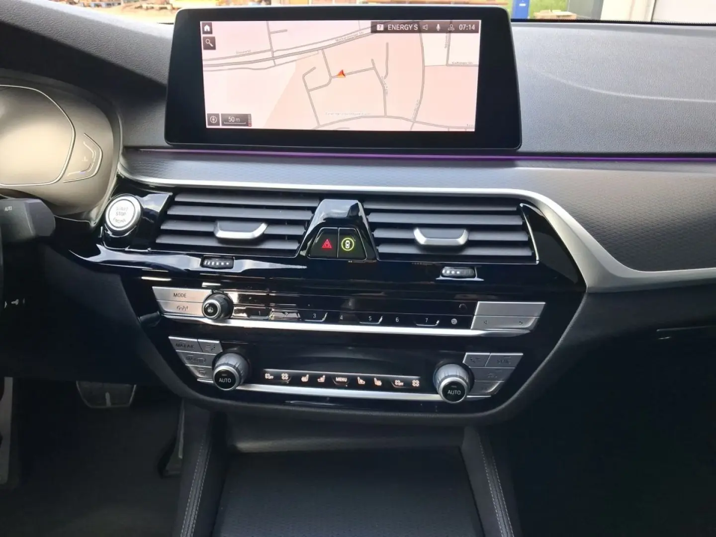 520d xDr Lim M Sportpaket Navi LED SHZ Glasdach