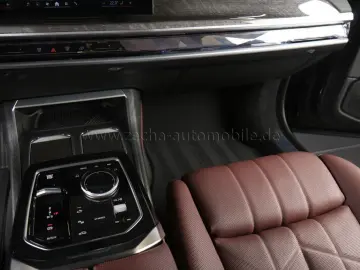 750 e xDr. Execut-Lounge.Panod.FondEntert.Connoi