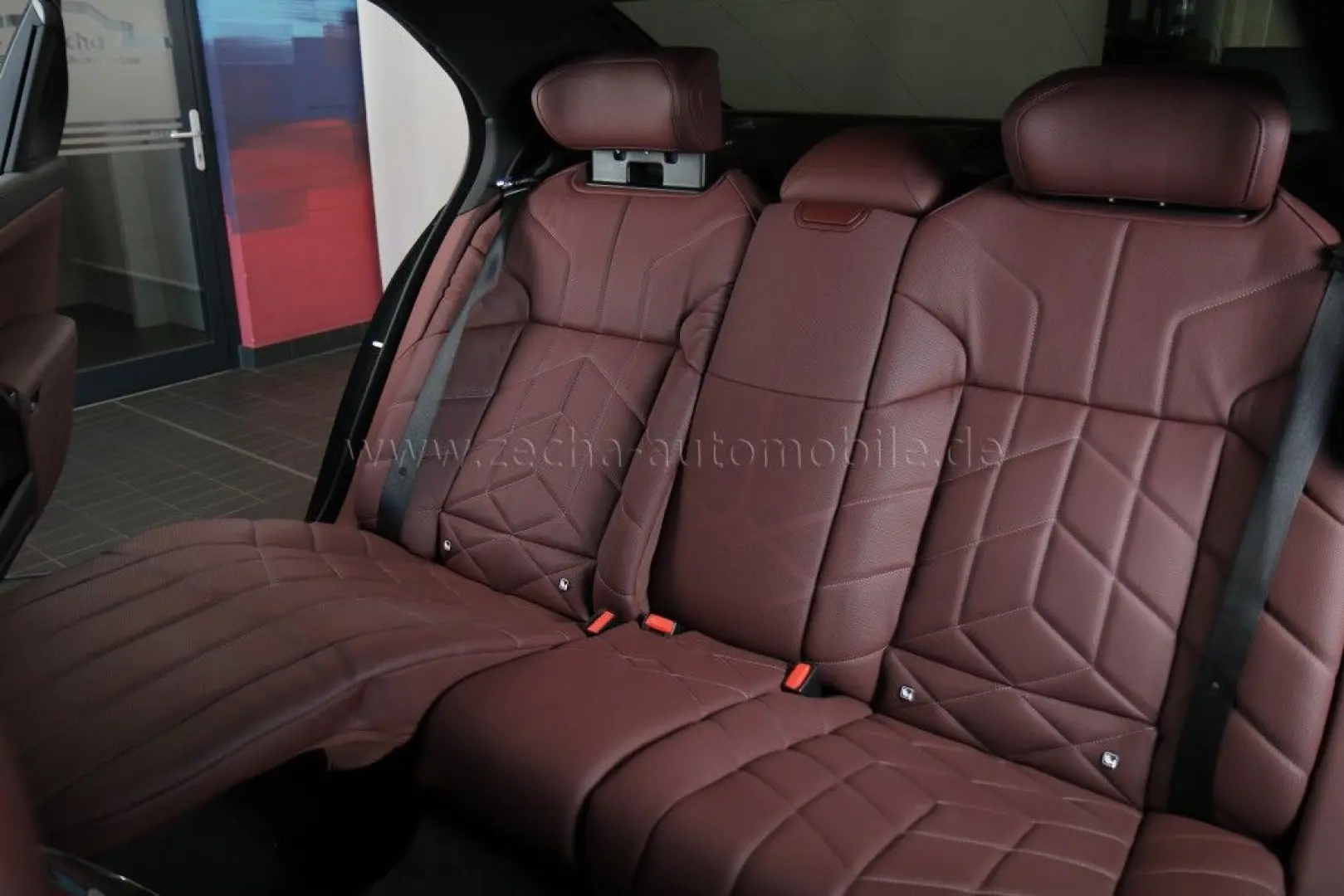 750 e xDr. Execut-Lounge.Panod.FondEntert.Connoi