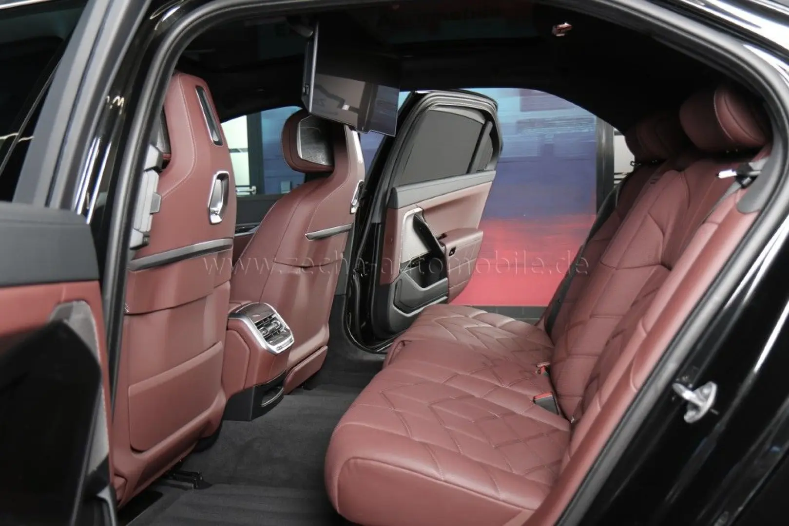 750 e xDr. Execut-Lounge.Panod.FondEntert.Connoi