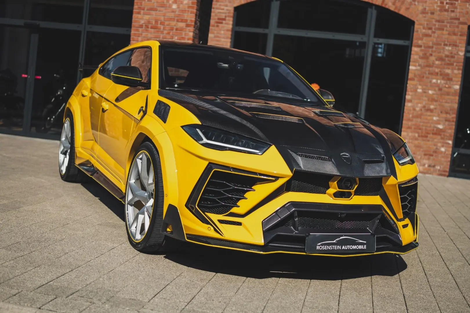 Urus 4.0V8 Mansory/Ceramic/Pano/B&O/ACC/R24/Soft