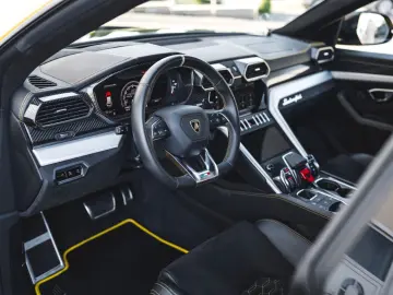 Urus 4.0V8 Mansory/Ceramic/Pano/B&O/ACC/R24/Soft