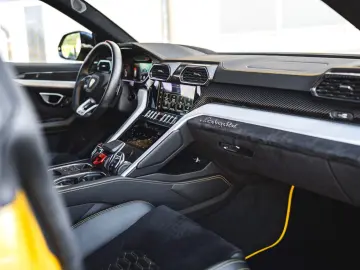 Urus 4.0V8 Mansory/Ceramic/Pano/B&O/ACC/R24/Soft