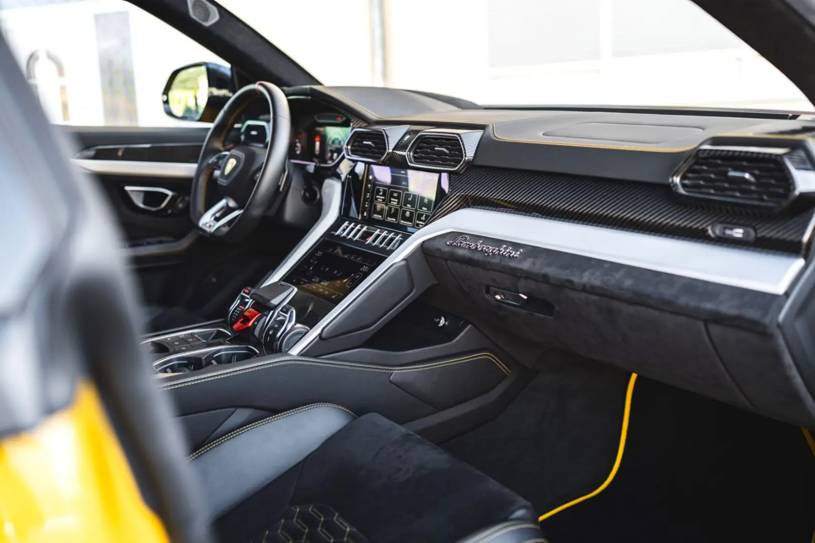 Urus 4.0V8 Mansory/Ceramic/Pano/B&O/ACC/R24/Soft