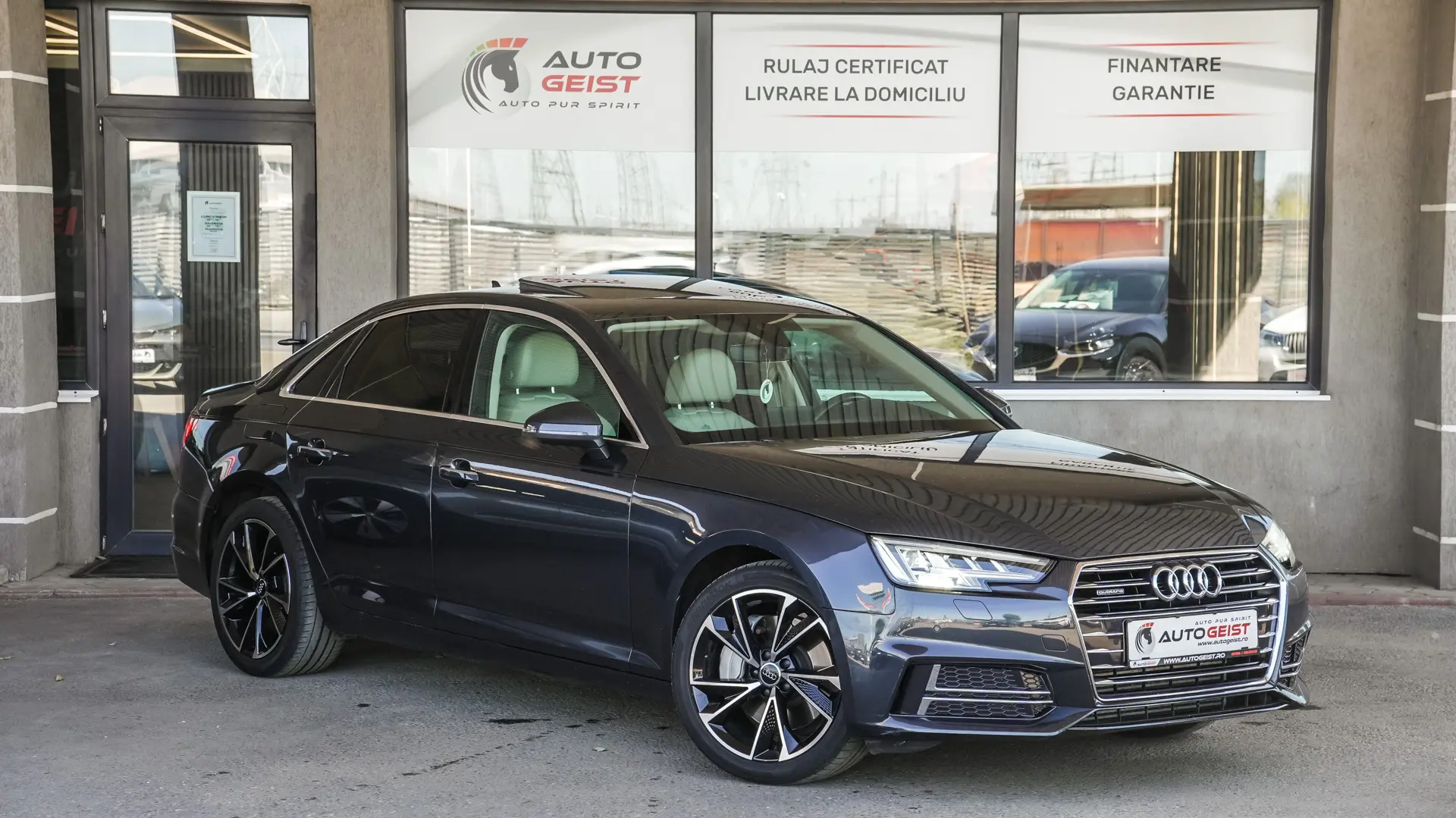 AUDI A4 quattro