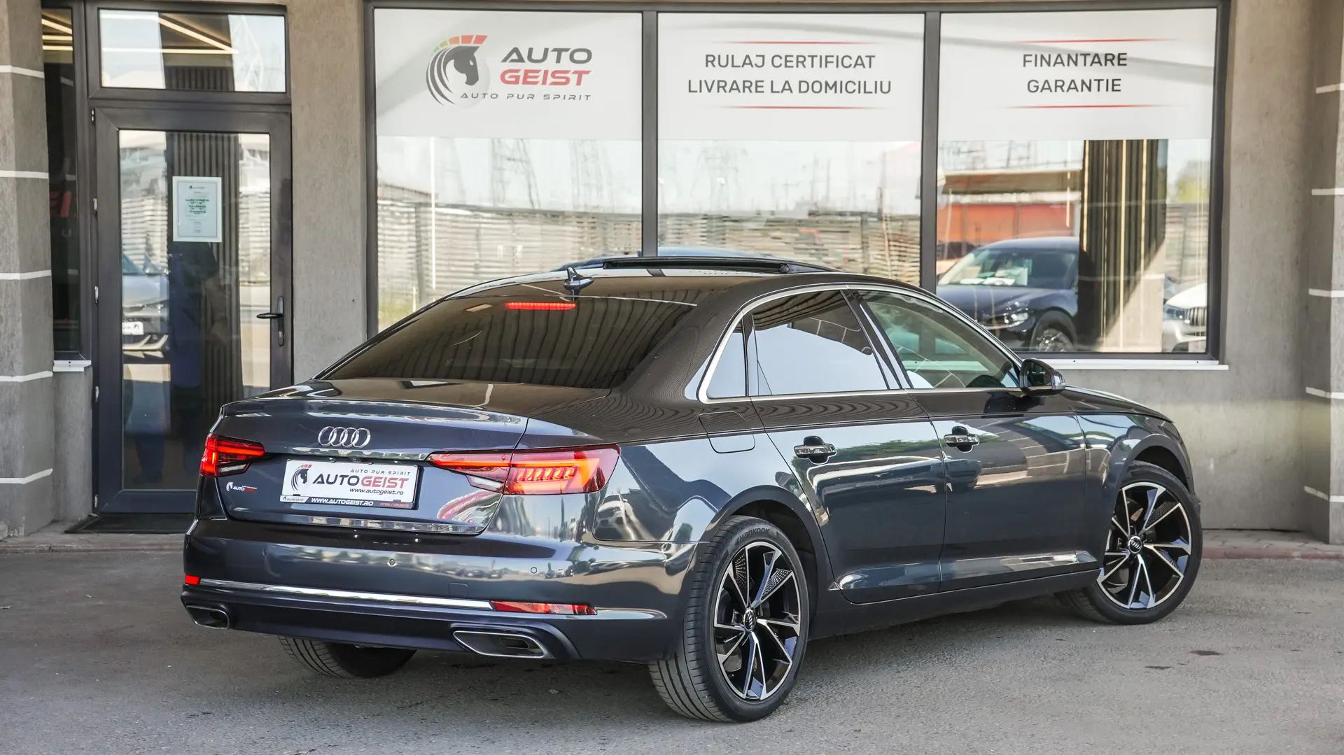 AUDI A4 quattro