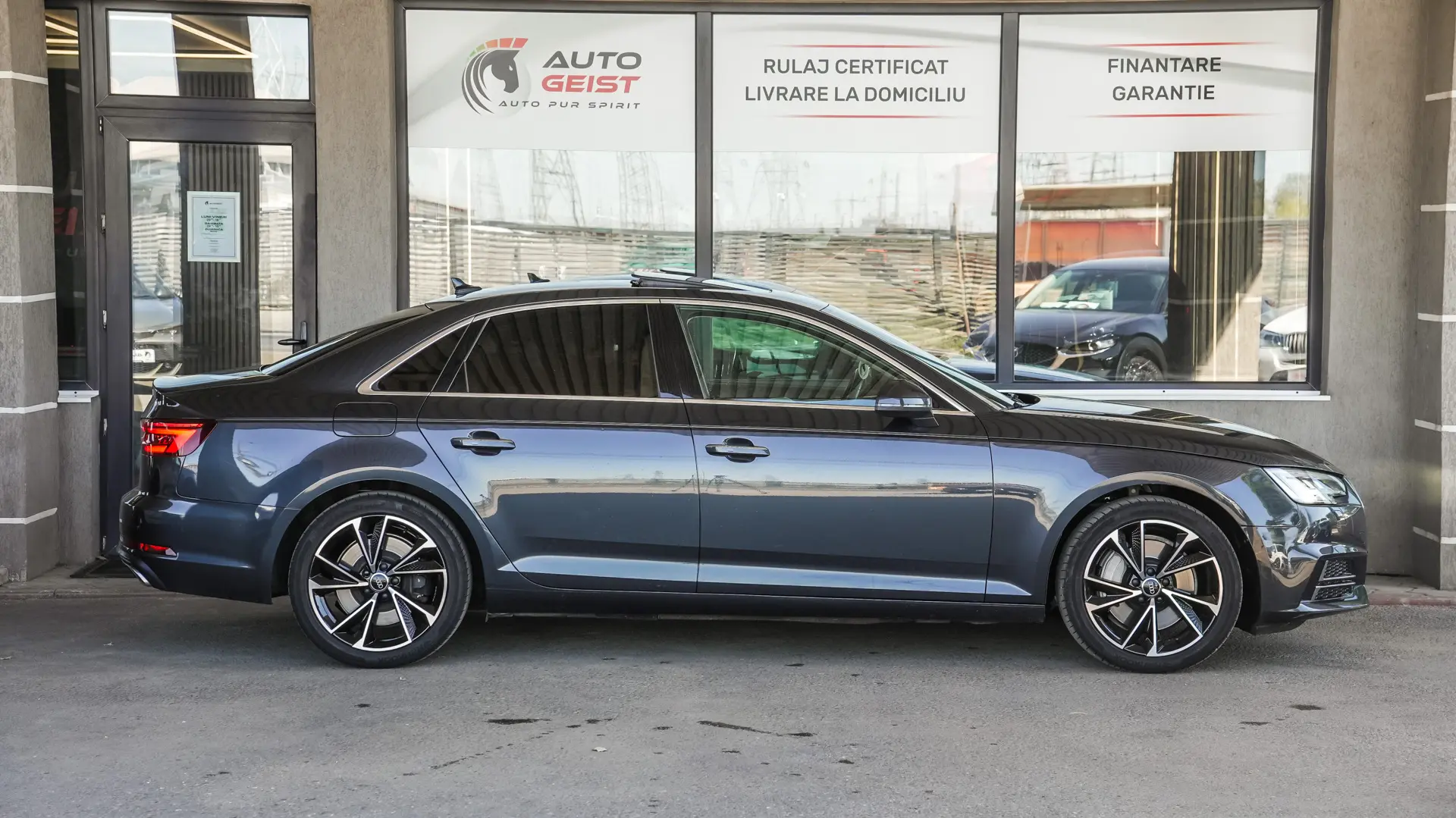 AUDI A4 quattro
