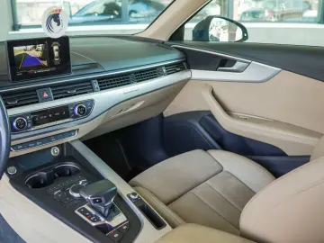 AUDI A4 quattro