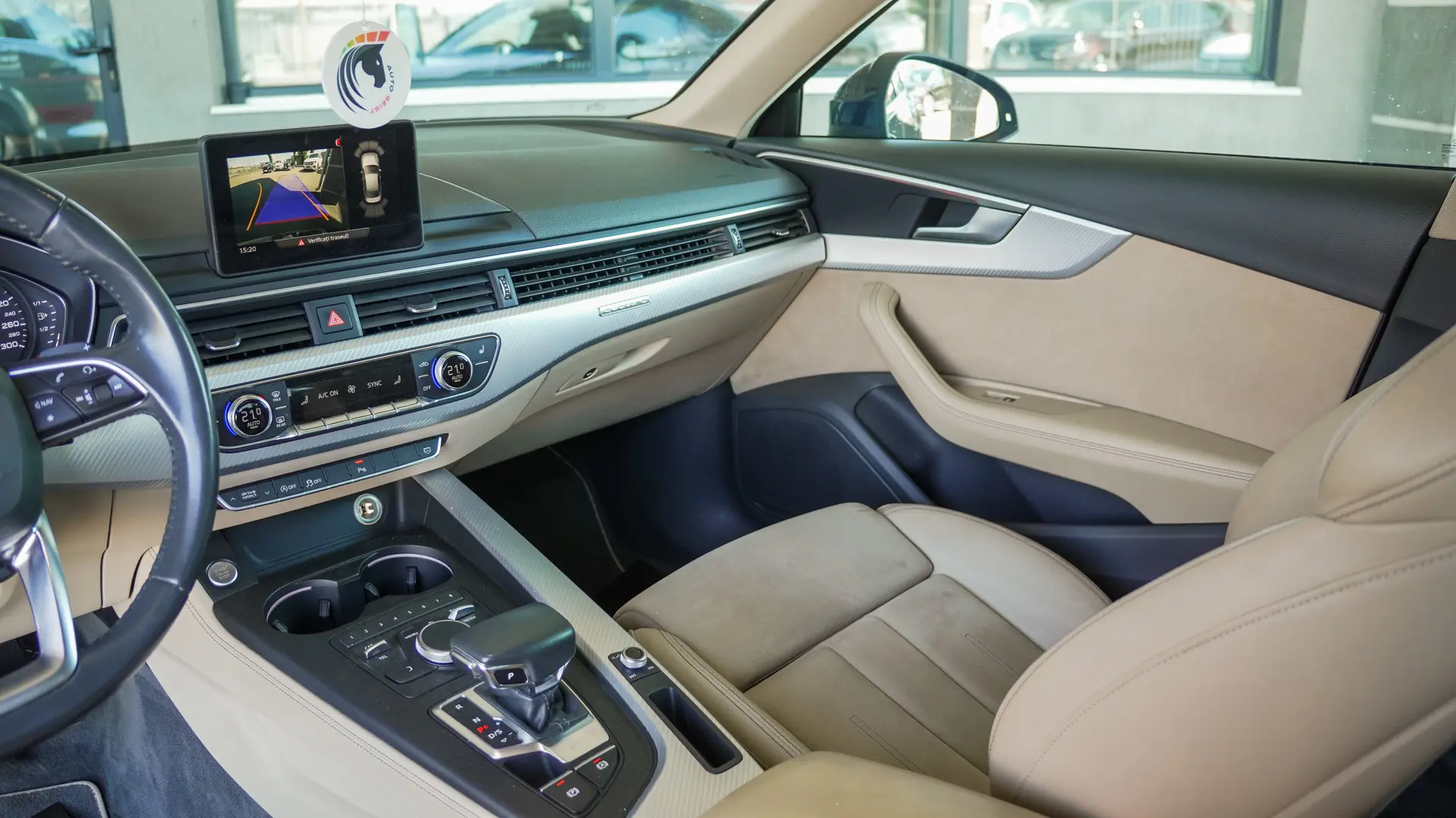 AUDI A4 quattro