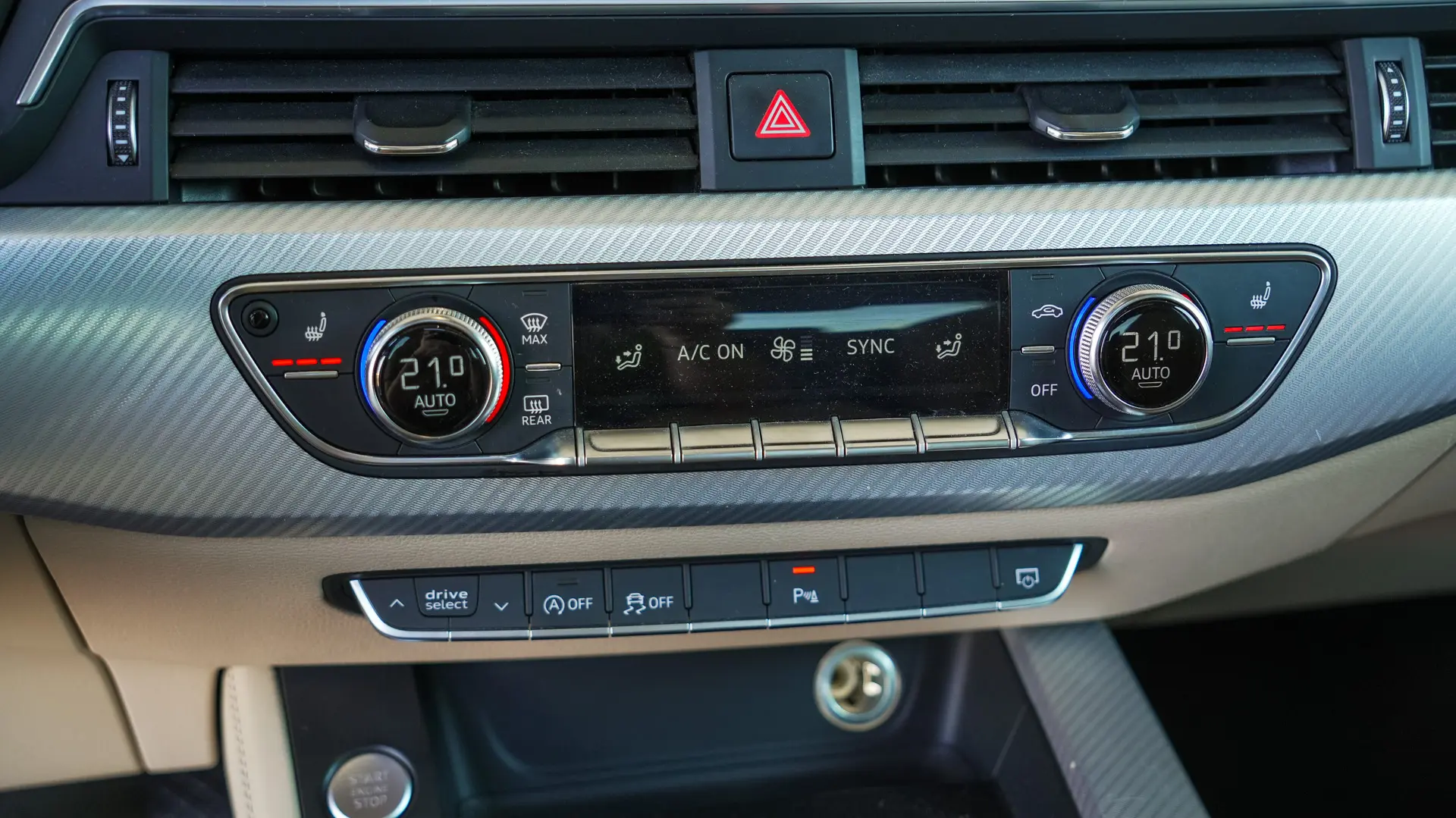 AUDI A4 quattro