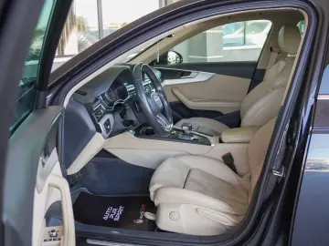 AUDI A4 quattro