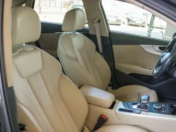 AUDI A4 quattro