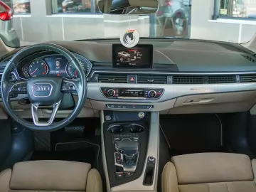 AUDI A4 quattro