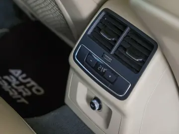 AUDI A4 quattro