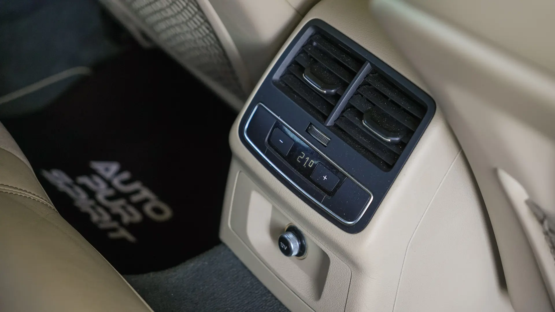 AUDI A4 quattro