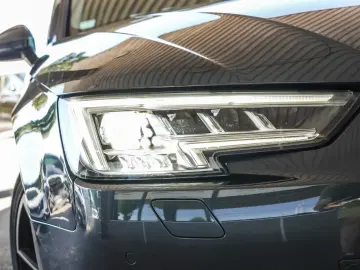 AUDI A4 quattro