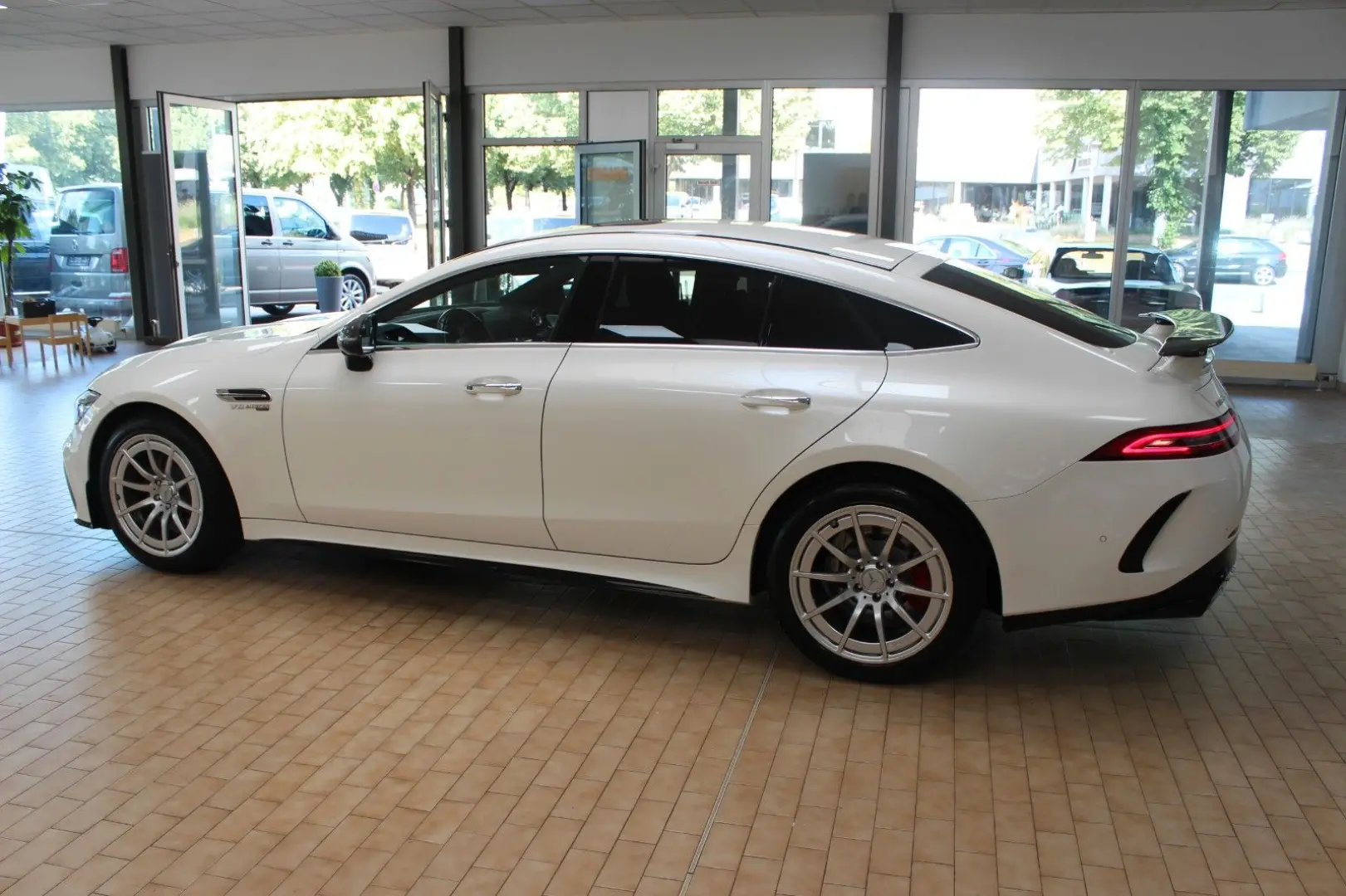 AMG GT 4door AMG GT 63 4Matic+  2,99% Rate: 584€