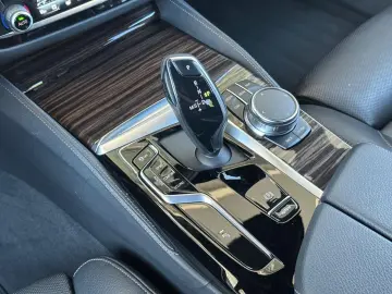 530i M Sport HUD ACC IntAktiv. Sitz+Lenkh.GlasD.