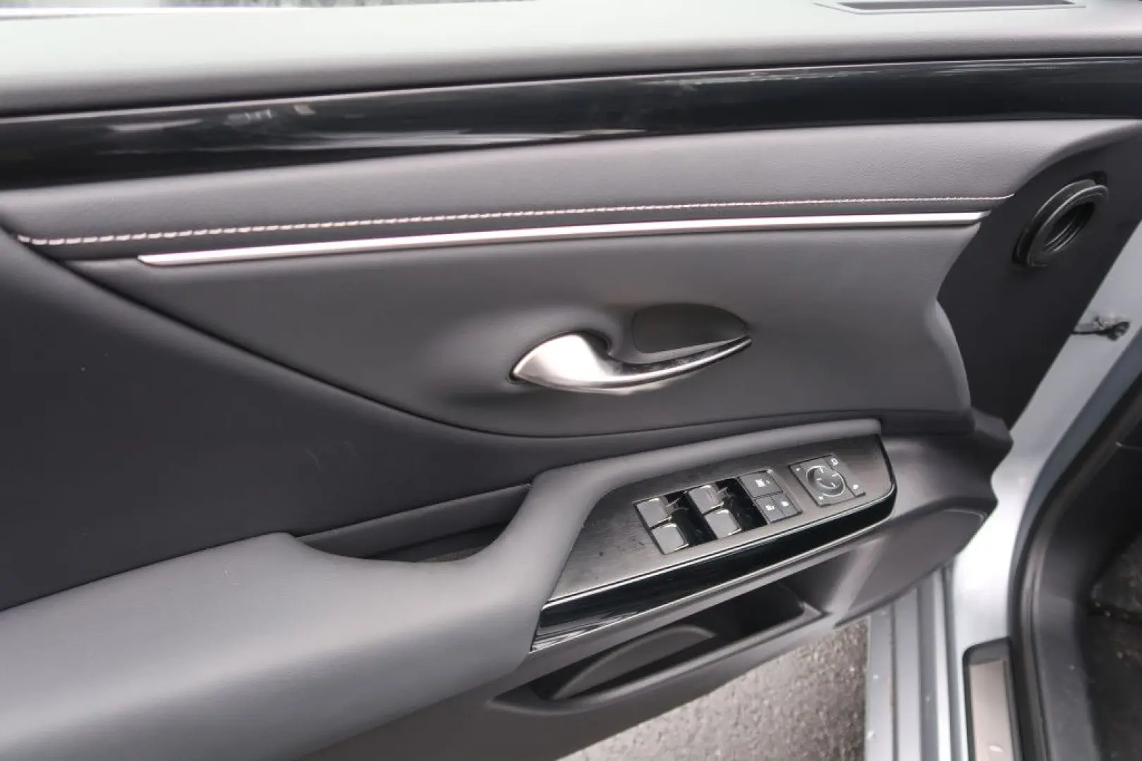 Lexus ES 300h Limited Edition
