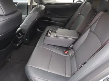 Lexus ES 300h Limited Edition