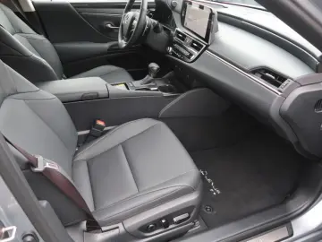 Lexus ES 300h Limited Edition