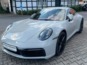 911 Carrera 4