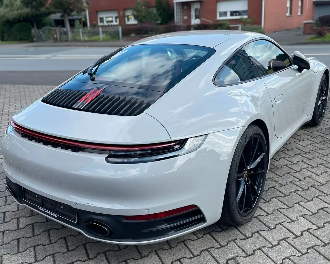 911 Carrera 4