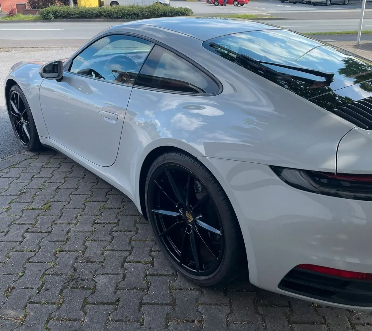 911 Carrera 4