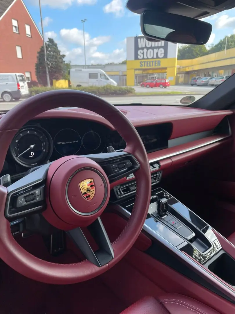 911 Carrera 4