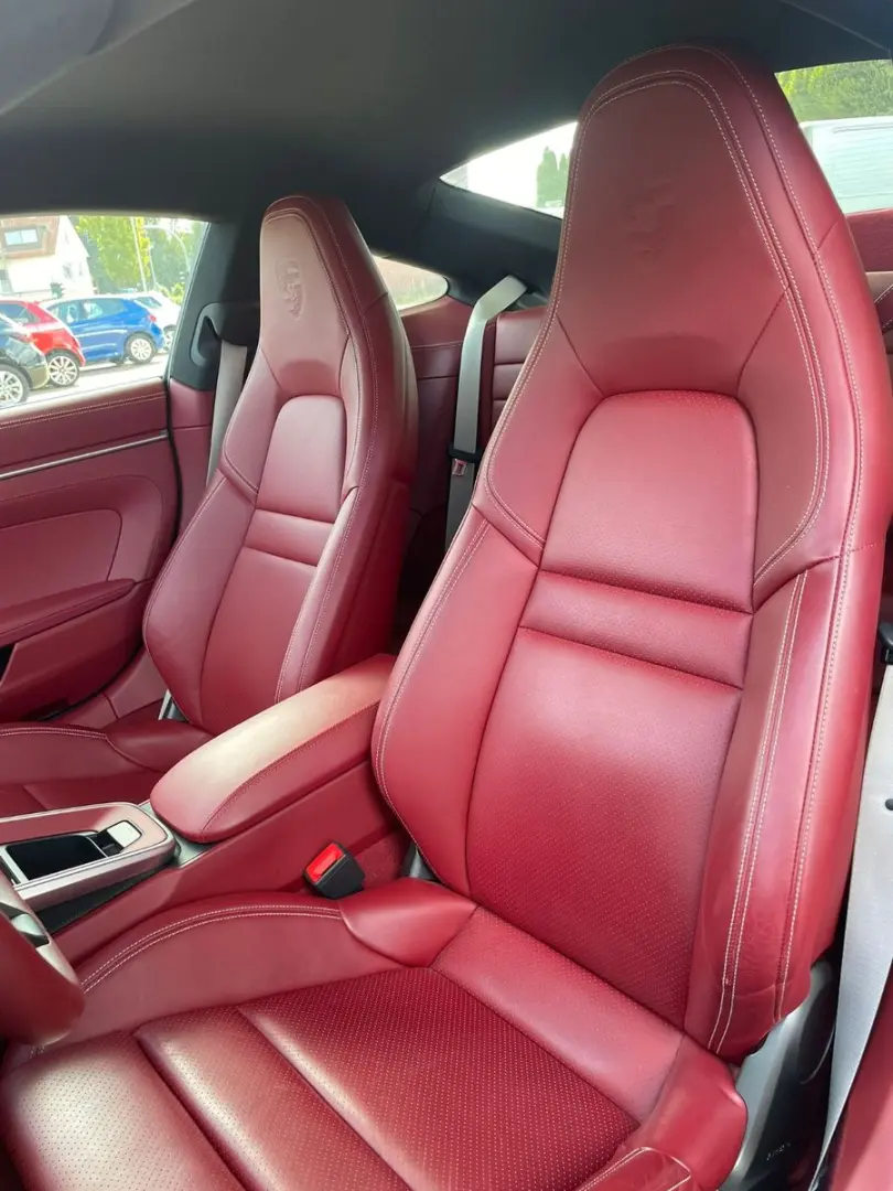 911 Carrera 4