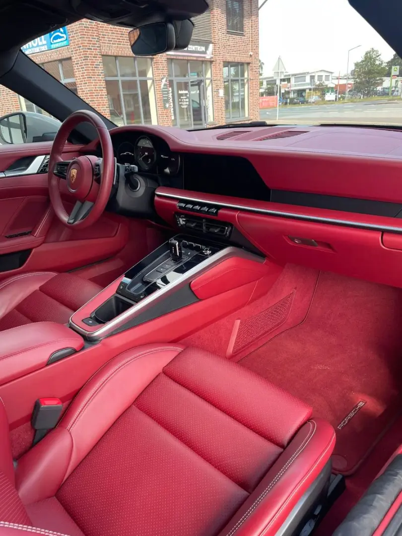 911 Carrera 4