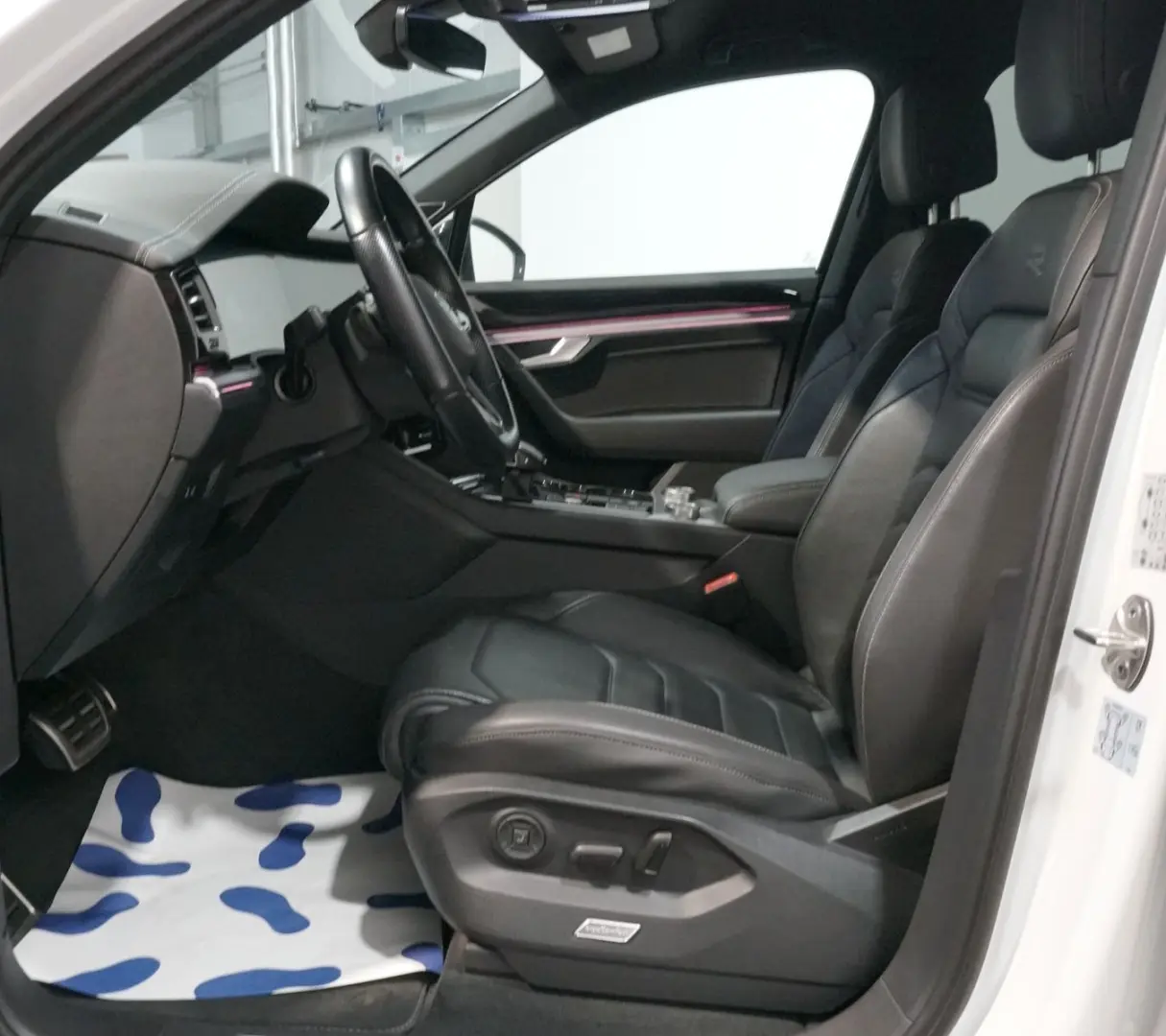 Touareg R-Line 4Motion 3.0 TDI *AHK*IQ.LIGHT*