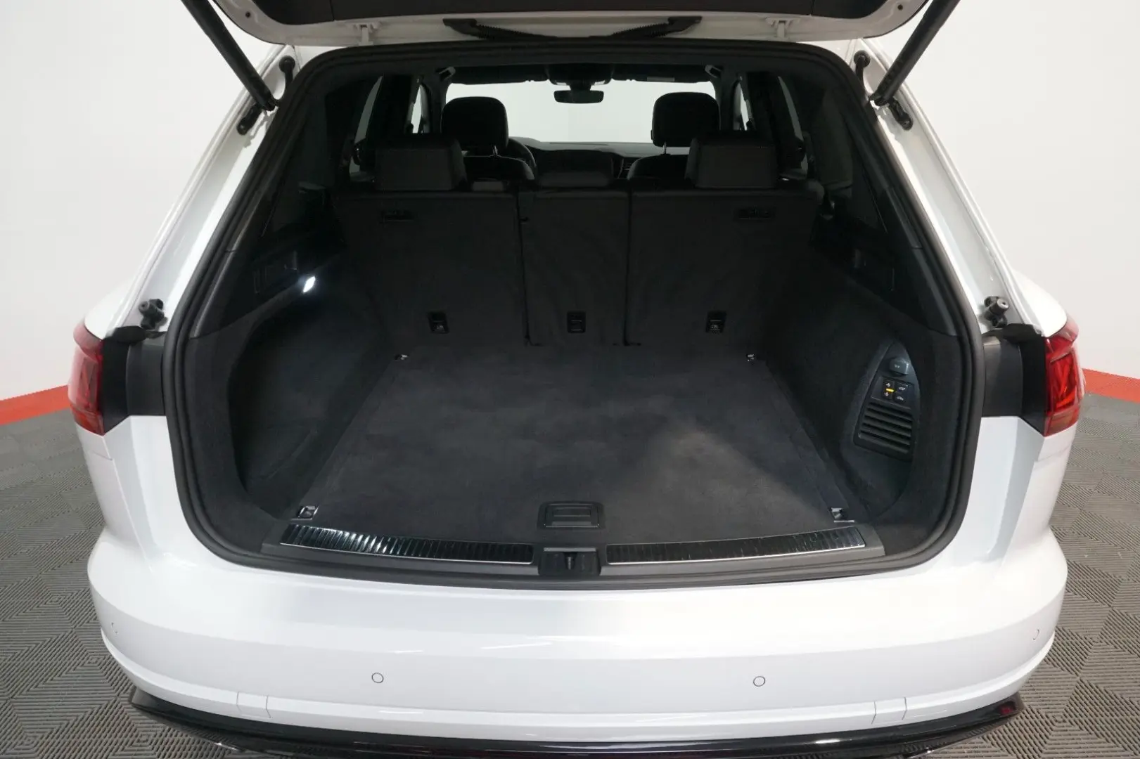 Touareg R-Line 4Motion 3.0 TDI *AHK*IQ.LIGHT*