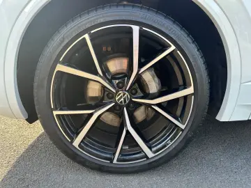 Touareg 3.0 V6 TDI R-Line 4Motion DSG, PANO, HEA