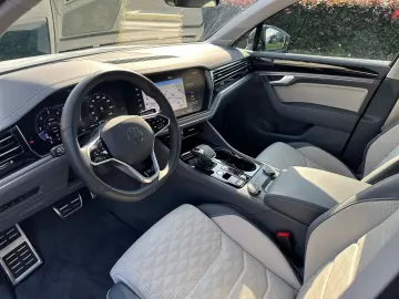 Touareg 3.0 V6 TDI R-Line 4Motion DSG, PANO, HEA