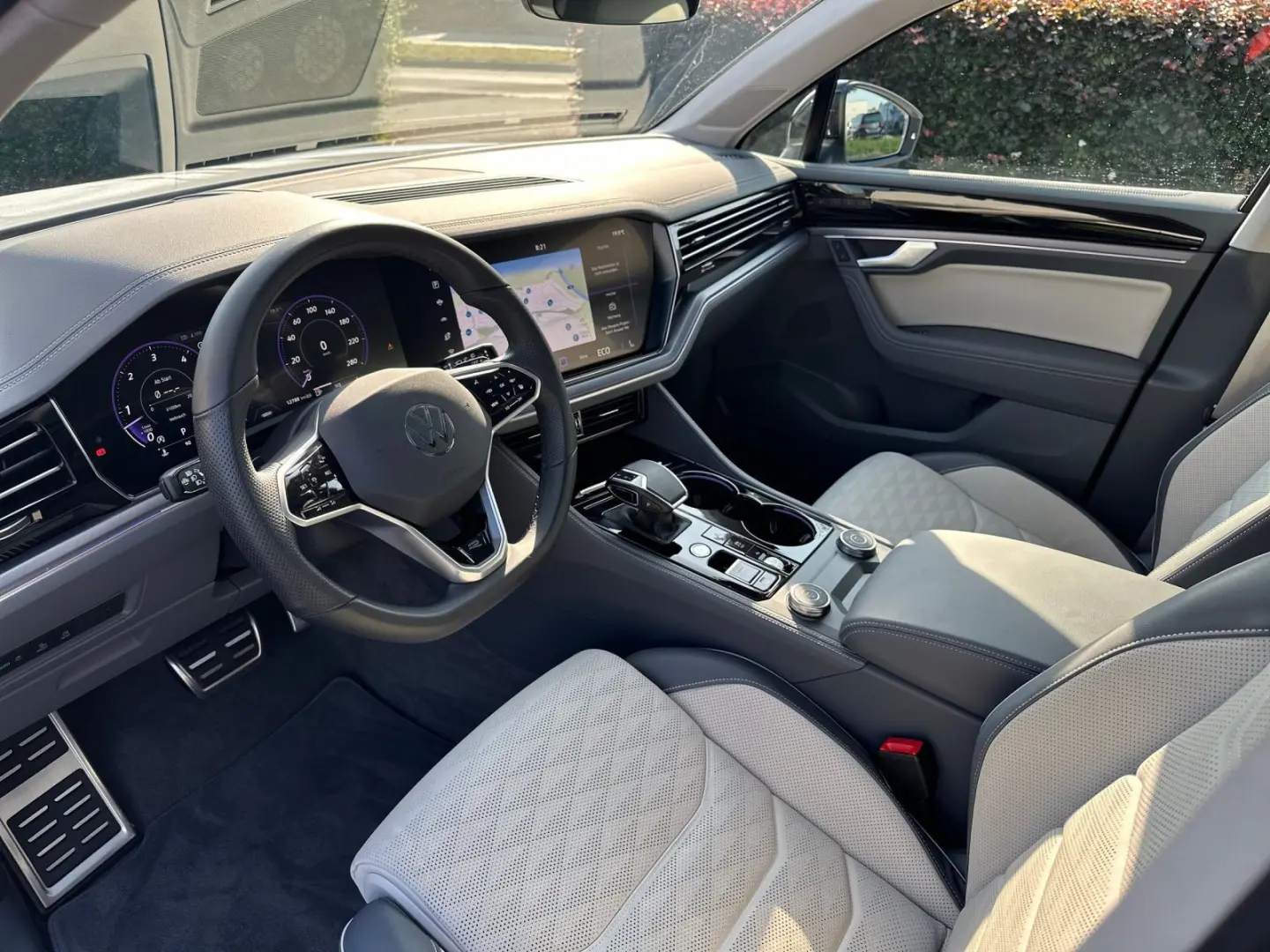 Touareg 3.0 V6 TDI R-Line 4Motion DSG, PANO, HEA