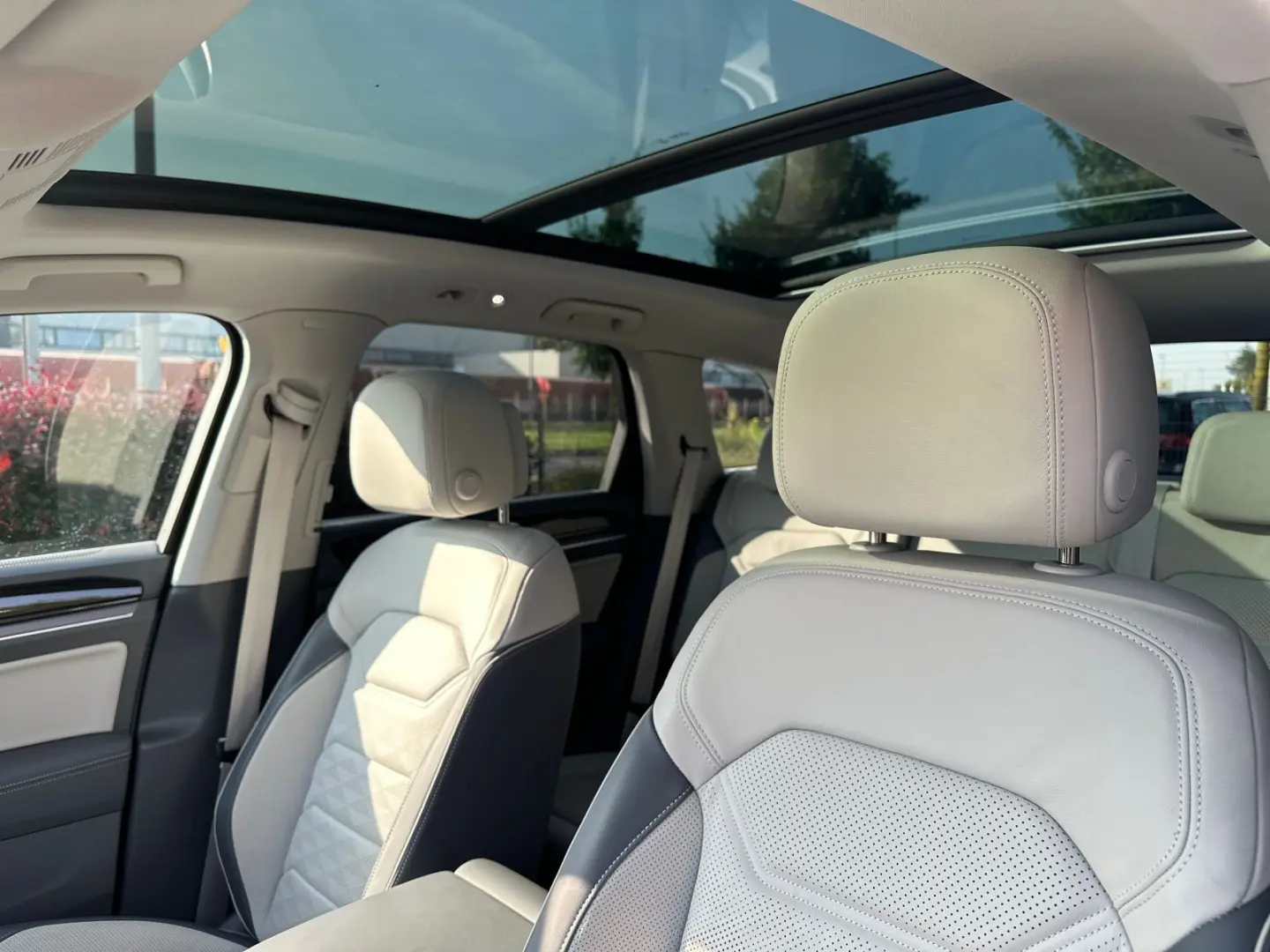 Touareg 3.0 V6 TDI R-Line 4Motion DSG, PANO, HEA