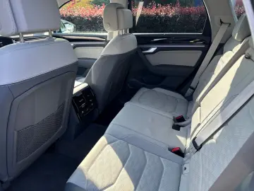 Touareg 3.0 V6 TDI R-Line 4Motion DSG, PANO, HEA