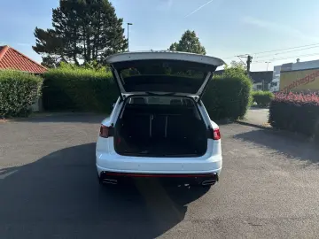 Touareg 3.0 V6 TDI R-Line 4Motion DSG, PANO, HEA