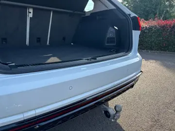Touareg 3.0 V6 TDI R-Line 4Motion DSG, PANO, HEA