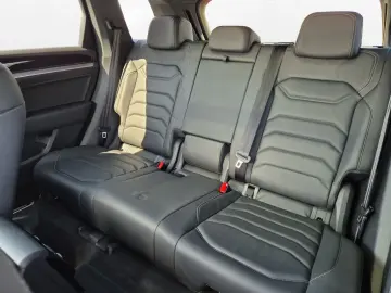 Touareg 3.0 TDI DSG R-Line 4Motion AHK Luft Pano
