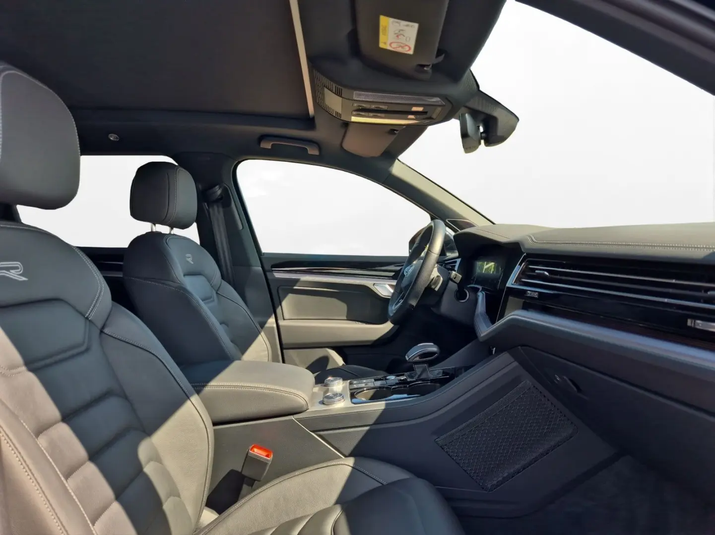 Touareg 3.0 TDI DSG R-Line 4Motion AHK Luft Pano
