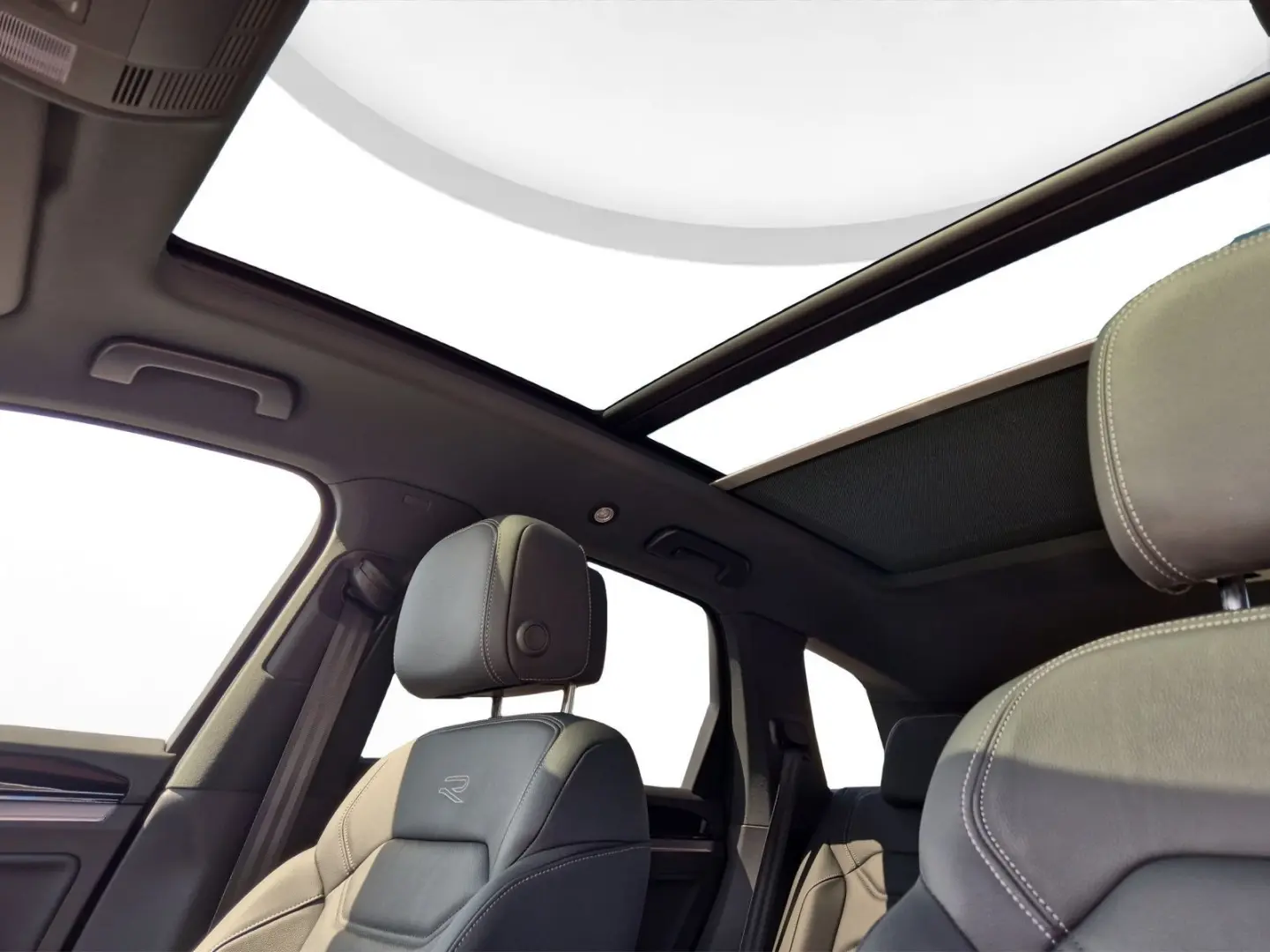 Touareg 3.0 TDI DSG R-Line 4Motion AHK Luft Pano