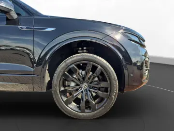 Touareg 3.0 TDI DSG R-Line 4Motion AHK Luft Pano