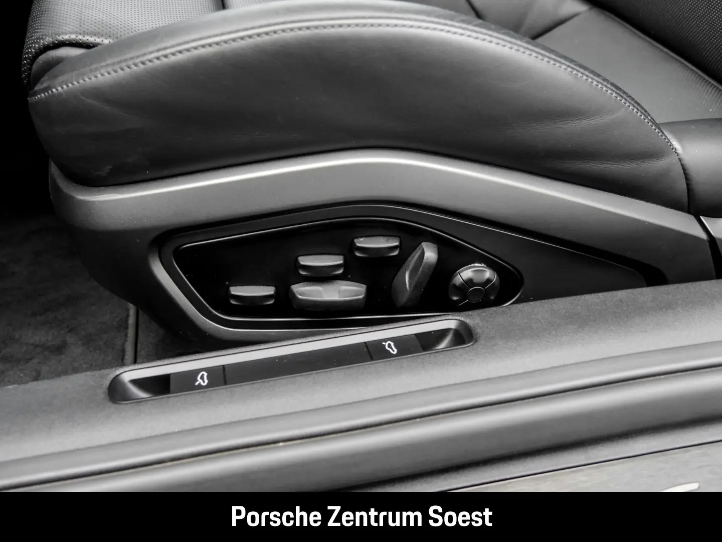 911 Carrera 4 GTS/21 Zoll/PASM/LED-Matrix/BOSE