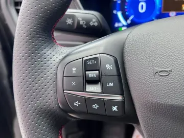 Kuga 1.5 ST-Line X Head-up-LED+Kamera+B&O-Sound